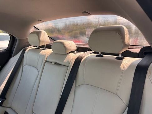 Used 2019 Alfa Romeo Giulia RWD image 17