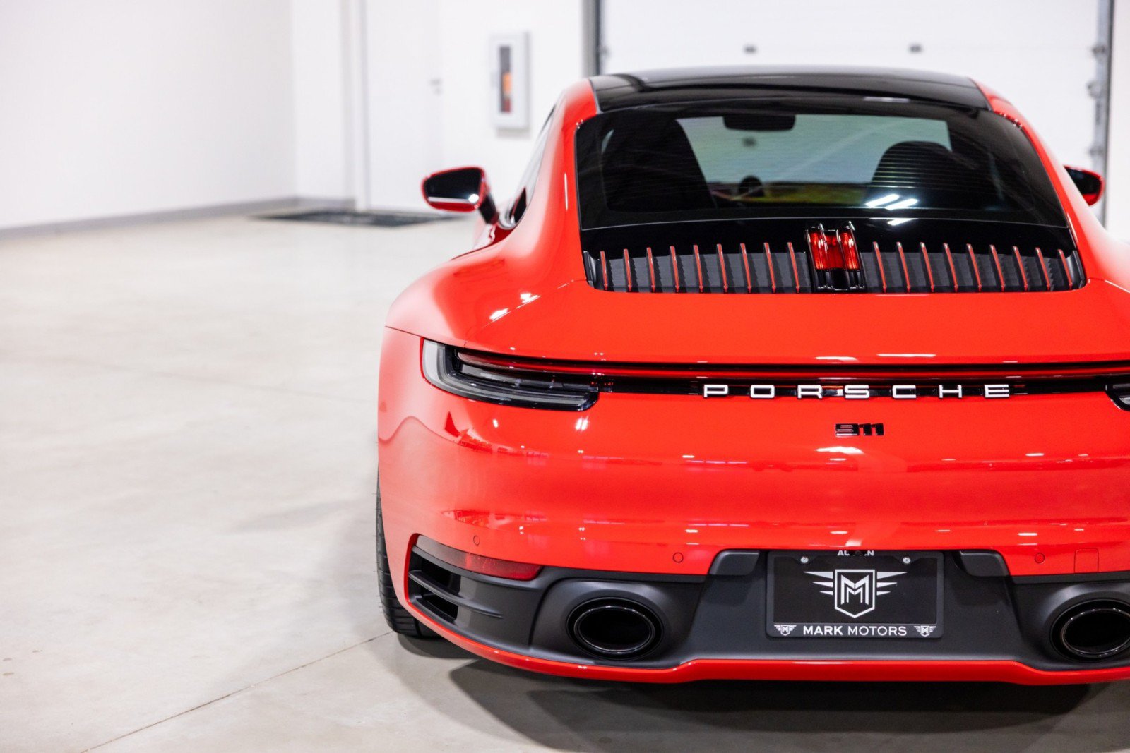 Used 2024 Porsche 911 Carrera RWD image 14