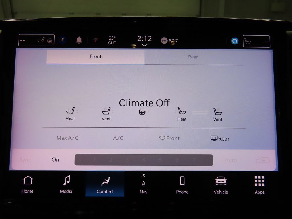 Used 2024 Chrysler Pacifica Limited FWD image 19