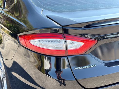 Used 2016 Ford Fusion Titanium image 10