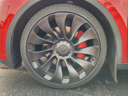 Used 2022 Tesla Model Y Performance AWD/4WD image 10