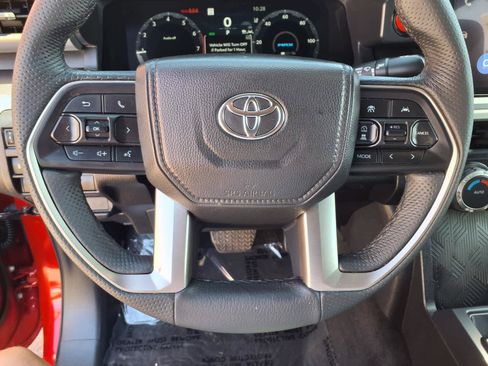 Certified 2025 Toyota Tacoma TRD Off-Road AWD/4WD image 19