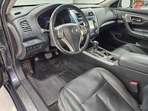 Used 2015 Nissan Altima 2.5 SL w/ Technology Package FWD image 29