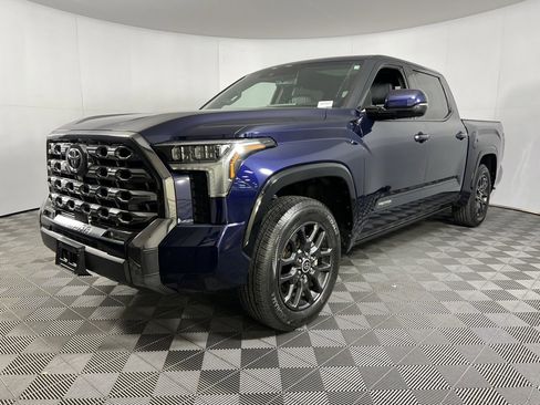 Used 2022 Toyota Tundra Platinum image 3