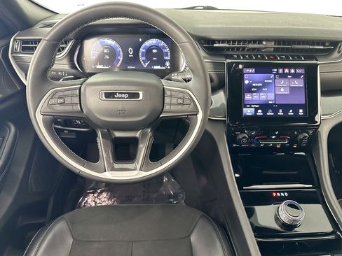 Used 2023 Jeep Grand Cherokee L Laredo image 21