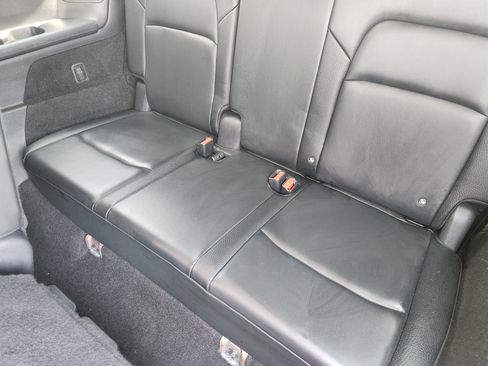Used 2025 Nissan Pathfinder SL FWD image 31