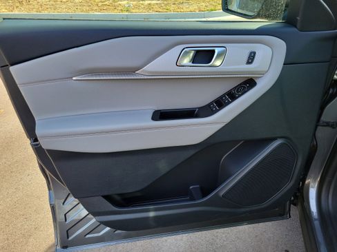 New 2026 Ford Explorer Active w/ Active Comfort Package image 17