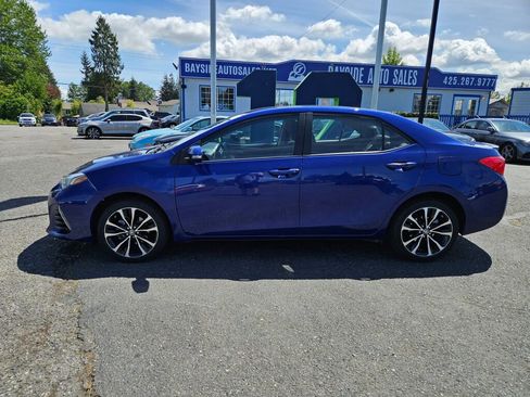 Used 2018 Toyota Corolla SE FWD image 2