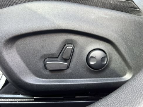 Used 2024 Jeep Compass Limited image 13