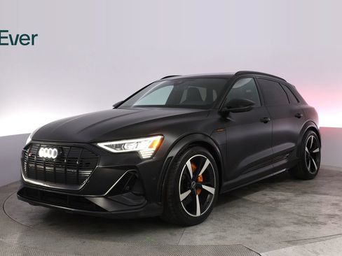 Used 2022 Audi e-tron S Premium Plus AWD/4WD image 2