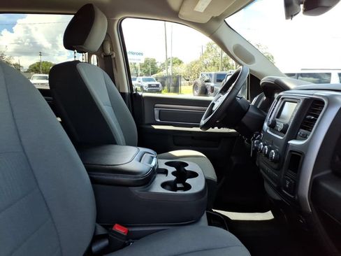 Used 2022 RAM 1500 Classic SLT AWD/4WD image 12