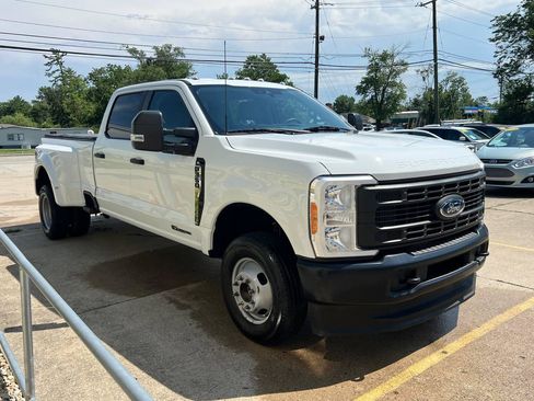 Used 2023 Ford F350 XL AWD/4WD image 3