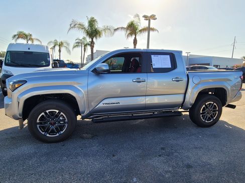 Used 2025 Toyota Tacoma TRD Sport RWD image 7