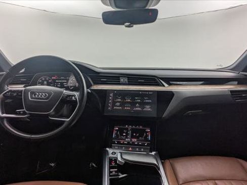 Used 2021 Audi e-tron Premium w/ Convenience Plus Package image 24