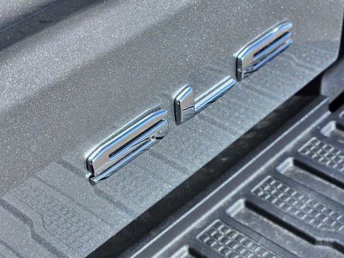 New 2026 GMC Sierra 1500 SLE image 11