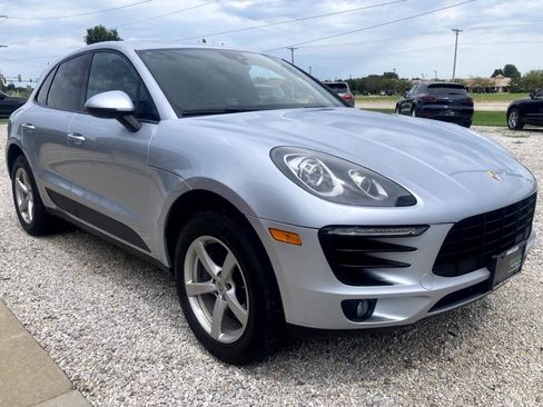 Used 2017 Porsche Macan AWD/4WD image 4