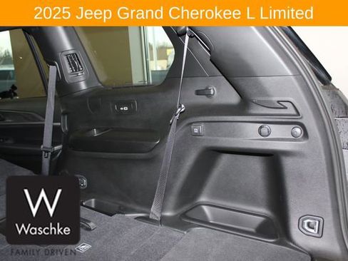 Used 2025 Jeep Grand Cherokee L Limited w/ Trailer Tow Package image 22
