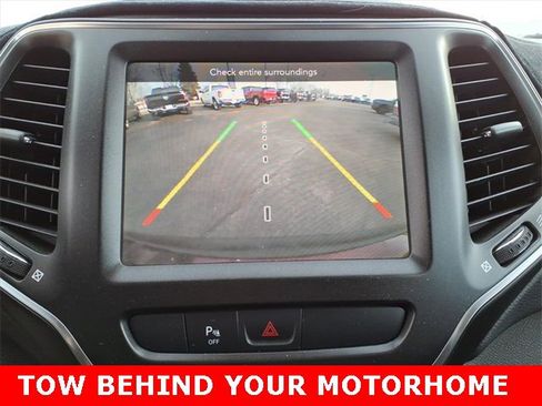 Used 2019 Jeep Cherokee Trailhawk w/ Cold Weather Group image 22