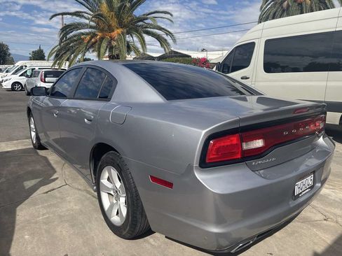 Used 2014 Dodge Charger SE w/ Connectivity Group RWD image 4