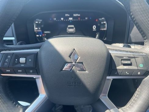 Used 2023 Mitsubishi Outlander SEL FWD image 39