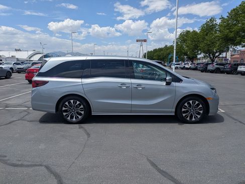 Certified 2025 Honda Odyssey Elite image 2
