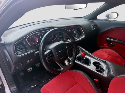 Used 2017 Dodge Challenger SRT Hellcat RWD image 7