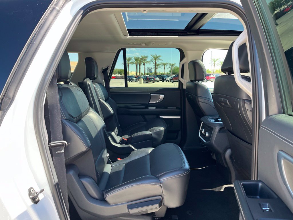 Used 2025 Ford Expedition Max Platinum AWD/4WD image 18