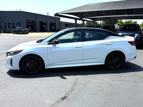 Used 2025 Nissan Sentra SR FWD image 5
