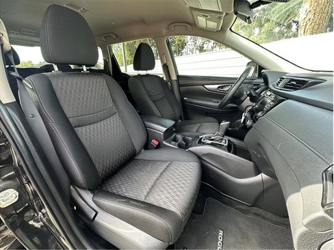 Used 2019 Nissan Rogue S w/ Special Edition Package AWD/4WD image 4