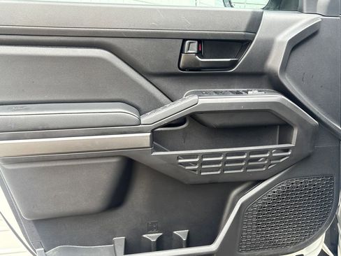 Used 2024 Toyota Tacoma SR5 image 6