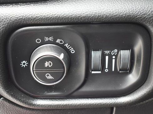 Used 2024 RAM 1500 Laramie image 17