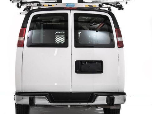 Used 2017 GMC Savana 2500 image 7