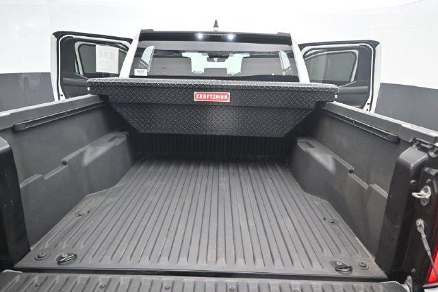 Used 2024 Toyota Tacoma SR5 AWD/4WD image 12