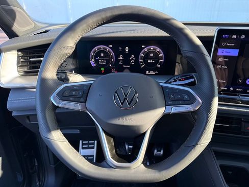 Used 2026 Volkswagen Tiguan SE R-Line AWD/4WD image 15