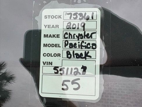Used 2019 Chrysler Pacifica Limited w/ S Appearance Package FWD image 35