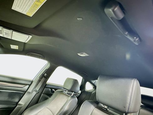 Used 2018 Honda Accord Sport image 11