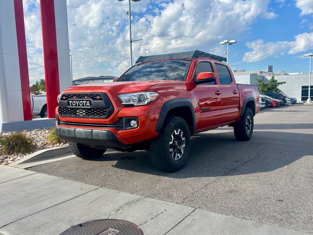 Used 2018 Toyota Tacoma TRD Off-Road AWD/4WD image 3