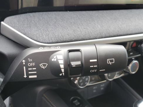 Certified 2025 Nissan Kicks SV image 35