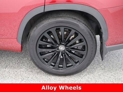 Certified 2024 Toyota Highlander XSE image 10