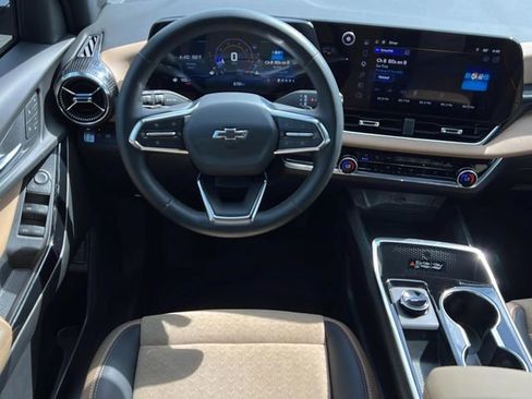 Used 2026 Chevrolet Equinox ACTIV w/ Convenience Package III FWD image 19