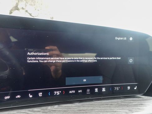 Used 2025 Audi Q5 Premium Plus w/ Premium Plus image 16