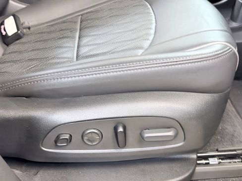 Used 2024 Buick Enclave Avenir AWD/4WD image 41