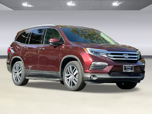 Used 2017 Honda Pilot Touring image 6