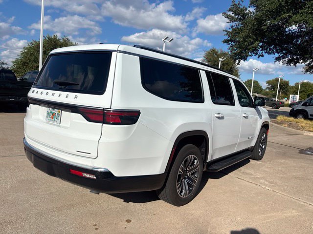 Used 2024 Jeep Wagoneer L Series II w/ Flexible Seating Group RWD image 5