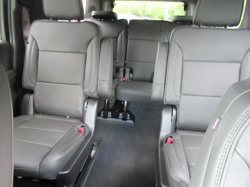 New 2026 GMC Yukon XL Denali AWD/4WD image 17