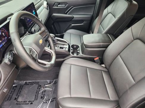 Used 2024 Chevrolet Colorado LT w/ LT Convenience Package III RWD image 4