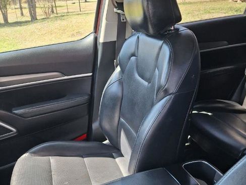 Used 2020 Kia Telluride LX image 2