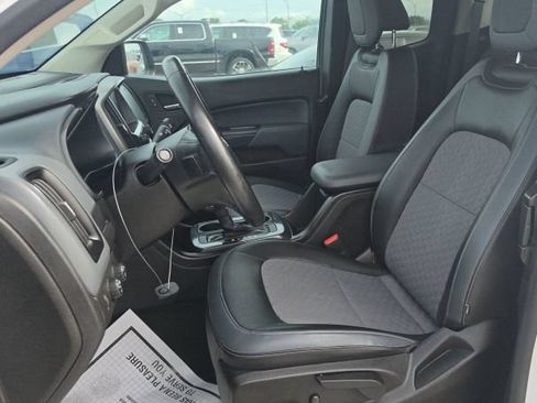 Used 2016 Chevrolet Colorado Z71 AWD/4WD image 2