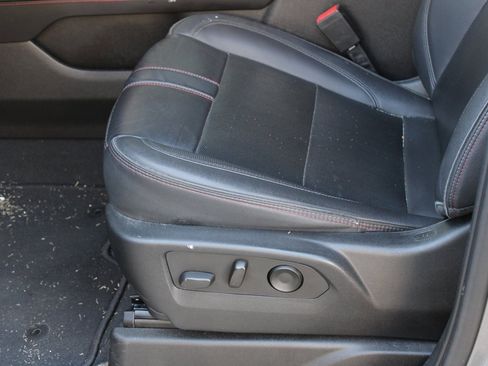 Used 2022 Chevrolet Suburban RST w/ Luxury Package image 15