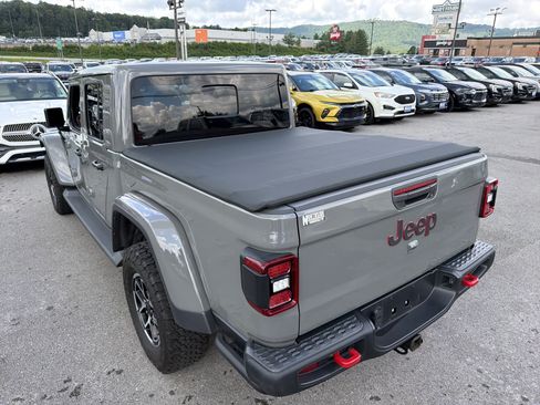 Used 2022 Jeep Gladiator Rubicon w/ LED Lighting Group AWD/4WD image 10